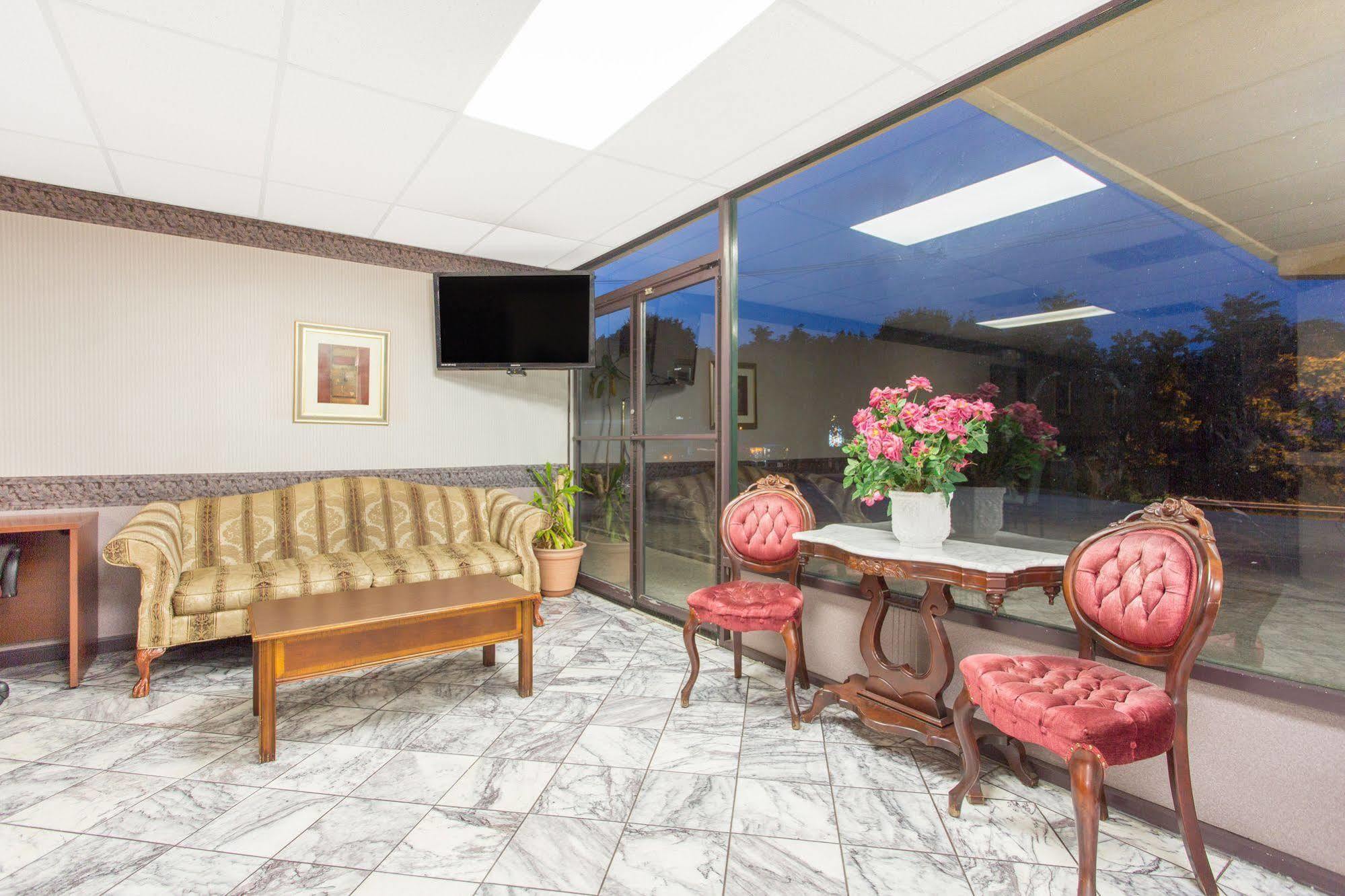 Knights Inn Roanoke Bagian luar foto