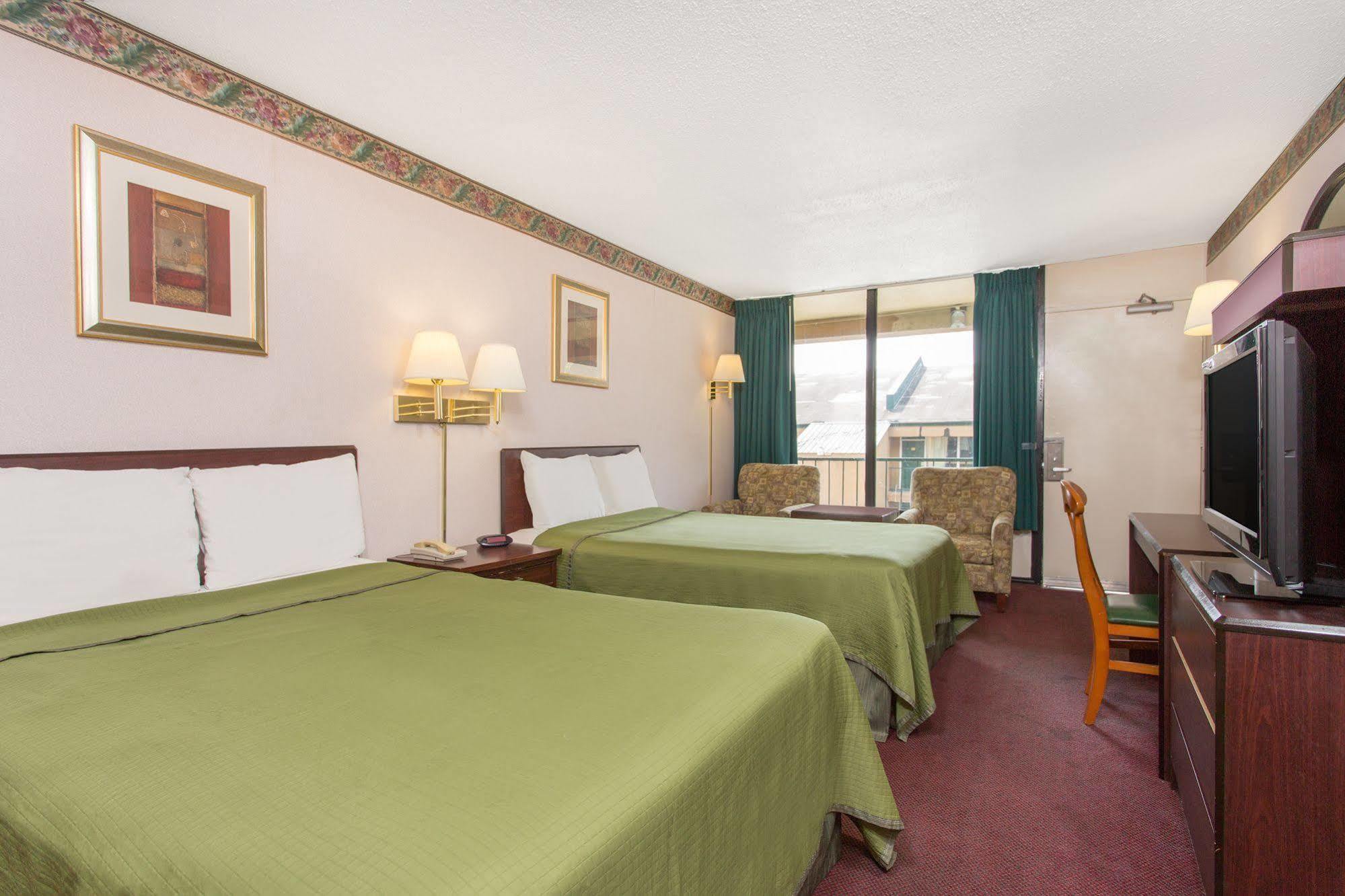 Knights Inn Roanoke Bagian luar foto