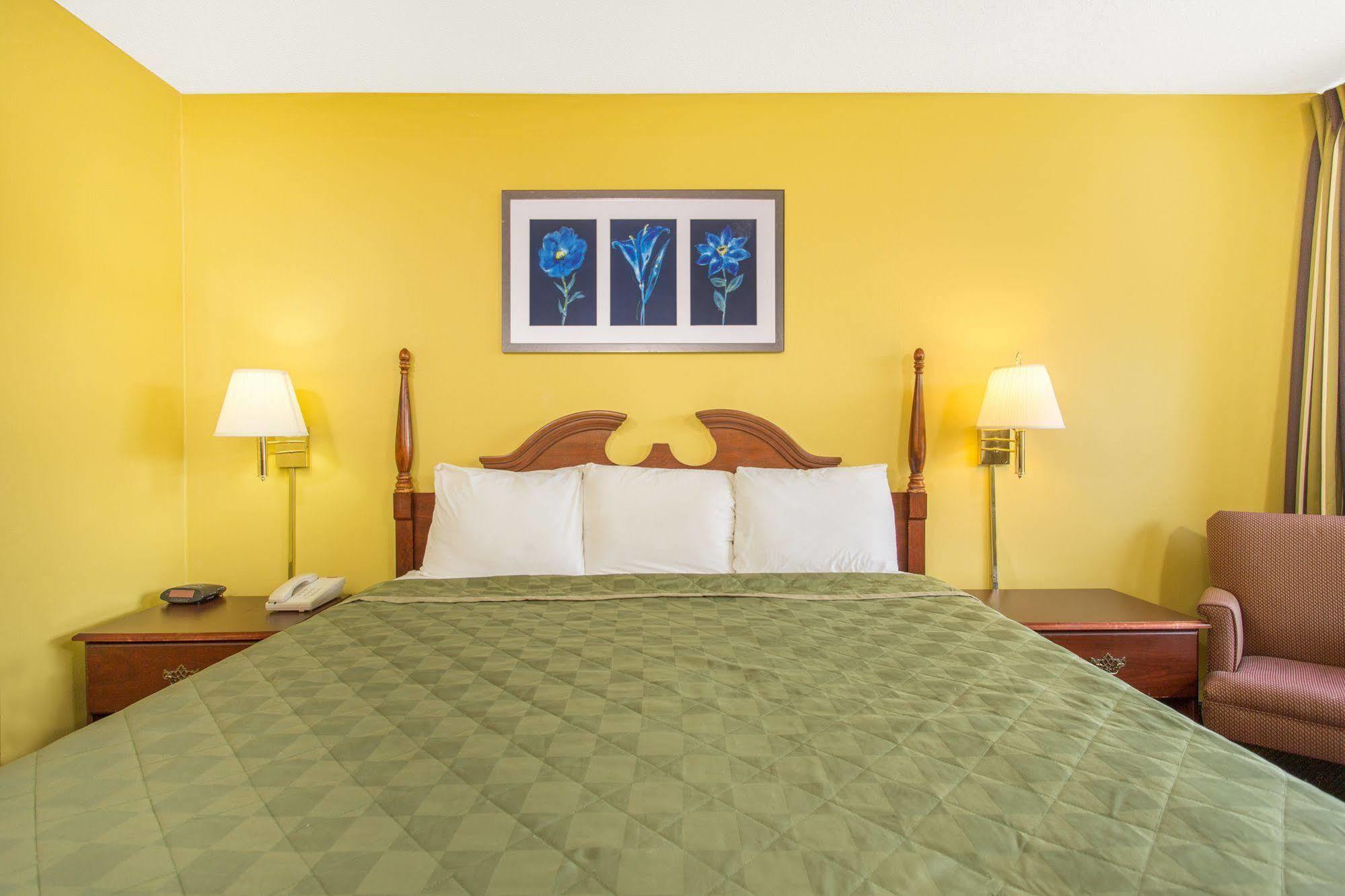 Knights Inn Roanoke Bagian luar foto