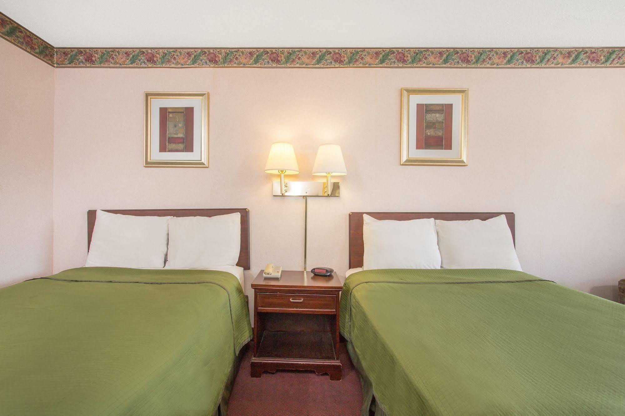 Knights Inn Roanoke Bagian luar foto
