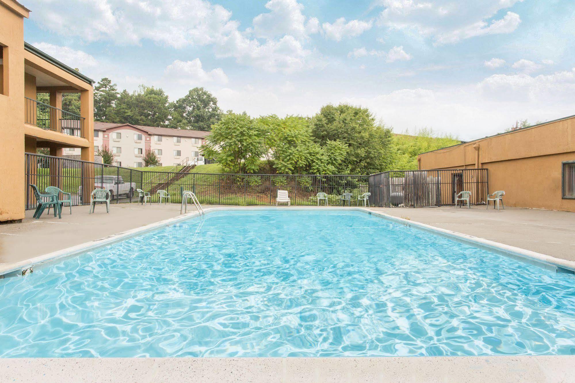 Knights Inn Roanoke Bagian luar foto